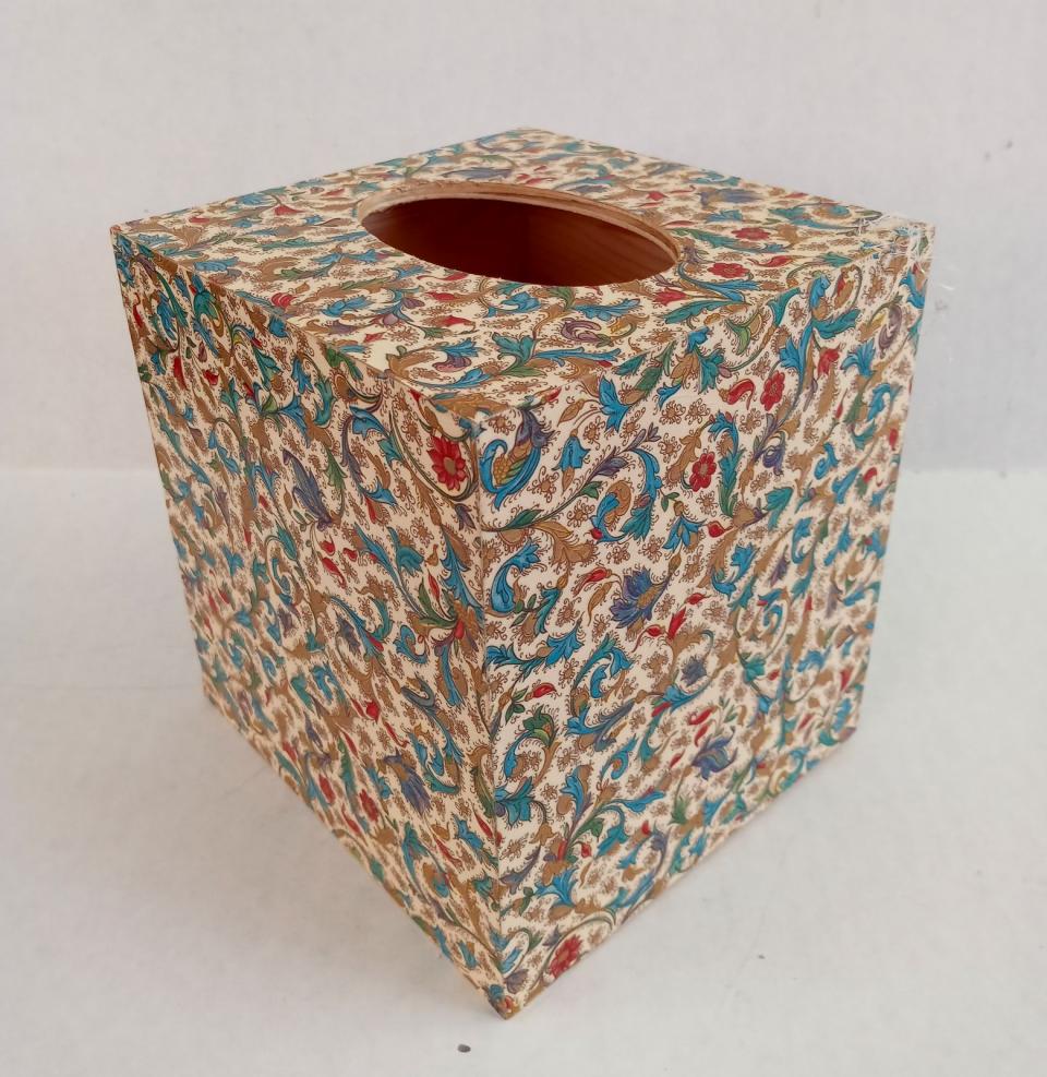 Beautiful Decoupage Wood Tissue Box Cover Tassotti Italian Paper with Gold Accents
