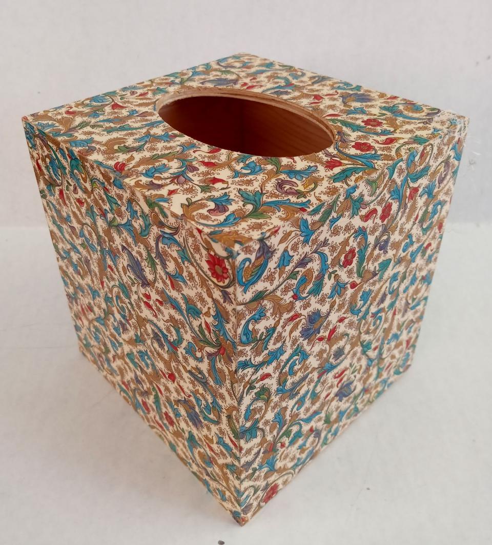 Beautiful Decoupage Wood Tissue Box Cover Tassotti Italian Paper with Gold Accents