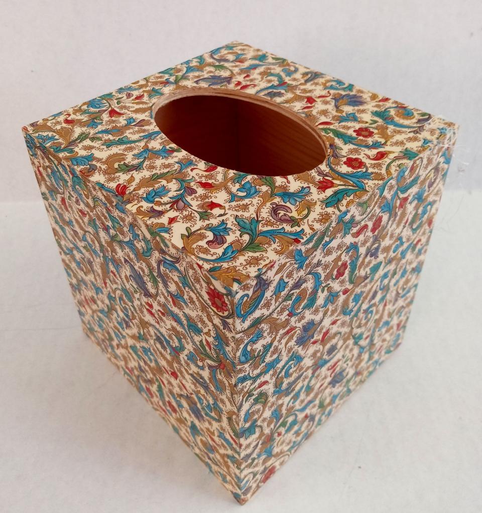 Beautiful Decoupage Wood Tissue Box Cover Tassotti Italian Paper with Gold Accents