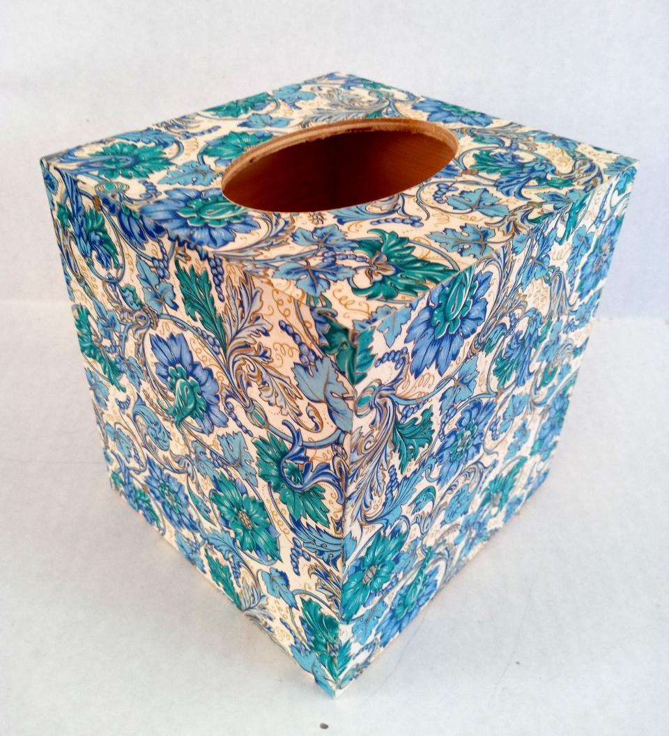 Beautiful Decoupage Wood Tissue Box Cover Decorative Italian Paper with Gold Accents